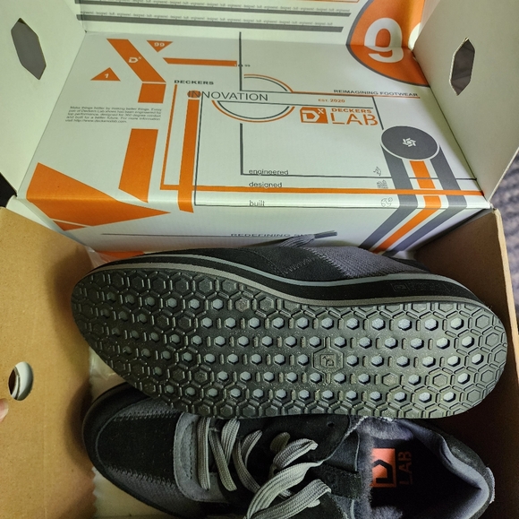 NWT: Deckers X Lab Ko-Z Sport Low Wedge, size Womens 9.5, Black/Grey - Picture 4 of 8